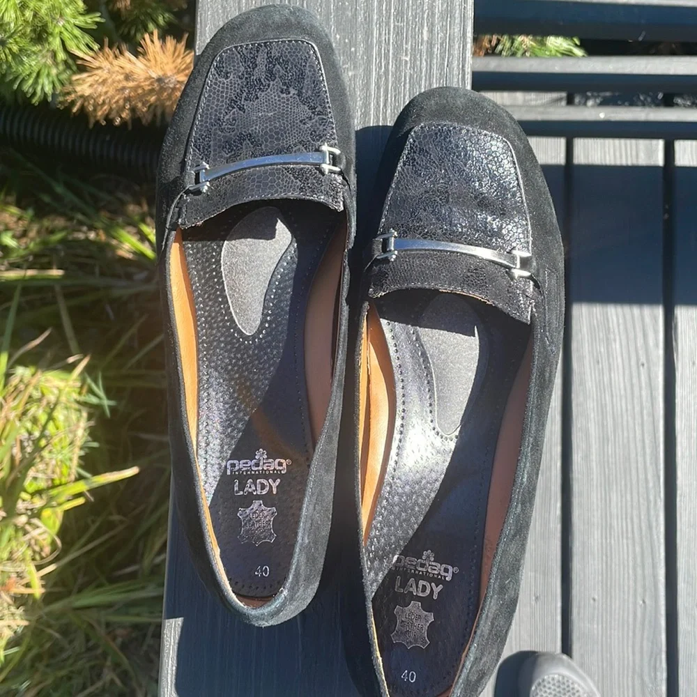 Earthies Alora Leather Suede Faux Snakeskin Loafers Flats Silver Accent Size 9.5